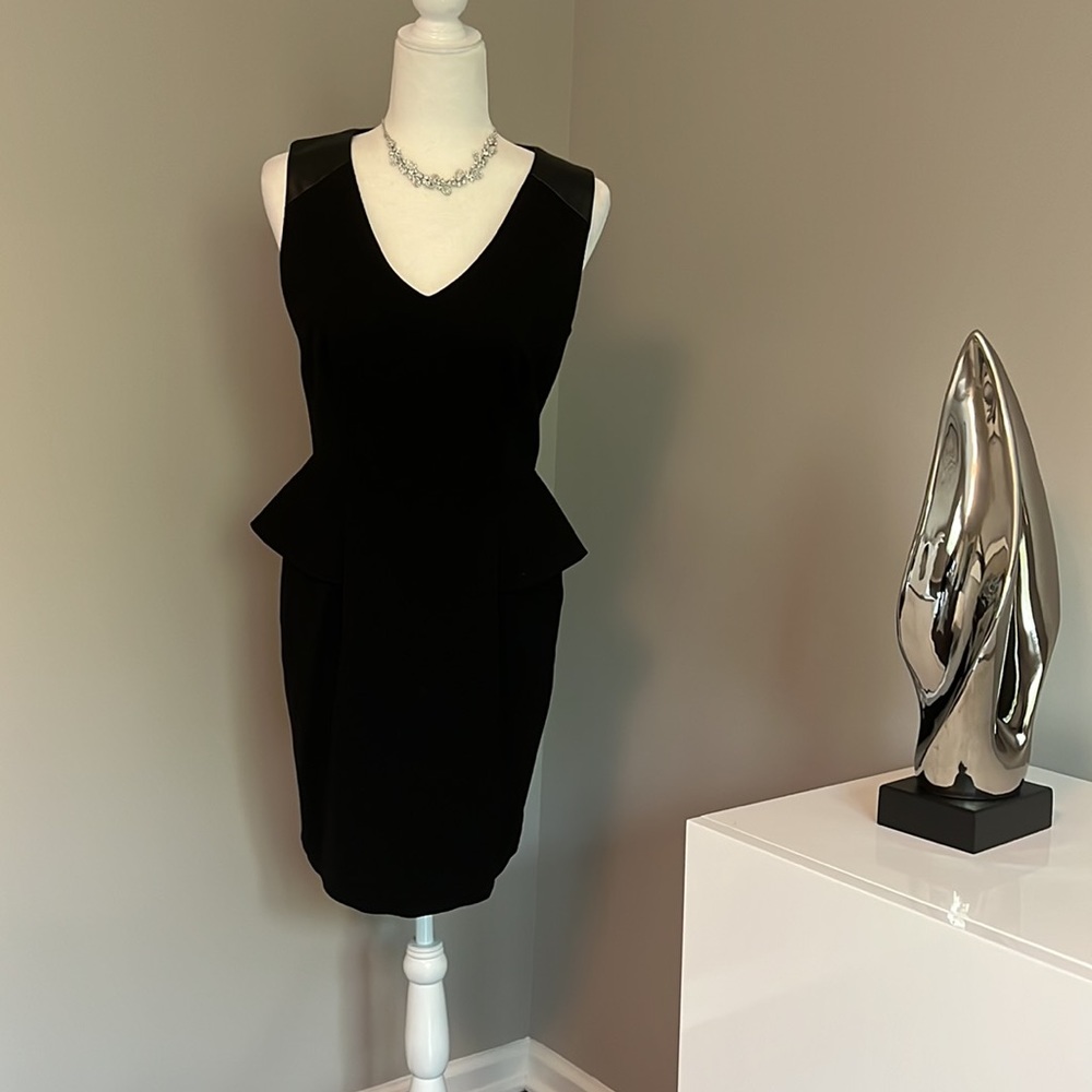Vince Camuto Faux Leather Shoulder Black Sleeveless Peplum Sheath Dress - Picture 3 of 9